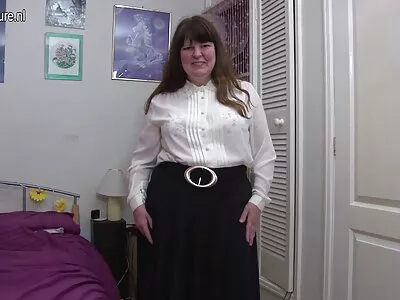 Thick Maid Takes Dick video (Samantha sexy mature and son Rose)