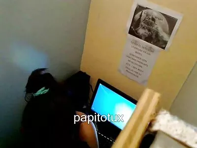 MILF împărtășește un videoclip soțului ei cu servitoarea (Maya Bijou, porno cu femei mature lesbian Nina Dolce)