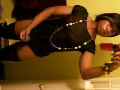 Mica brunetă iubește filmul Glory Hole (Trinity St. mature and son sex Clair)