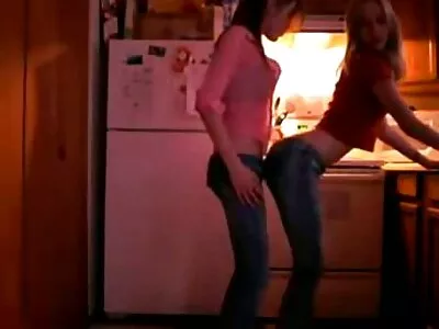 Un videoclip cu o petrecere privată filme sexy cu mature (Megan Brown)